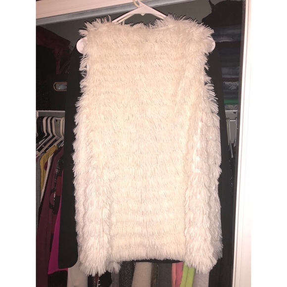 Creme Fur Vest - Picture 2 of 2
